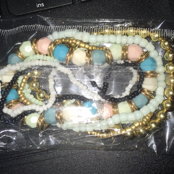 Sold NWT 7 Bracelets BundLe💖 - Picture 5 of 8